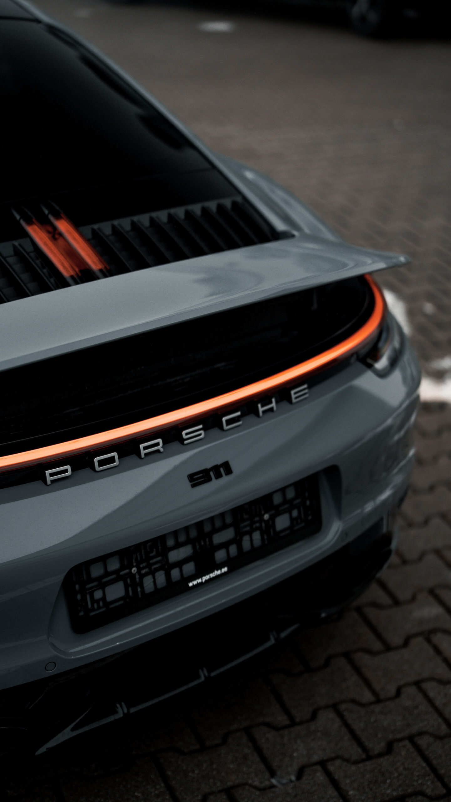 PORSCHE